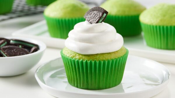 oreo-shamrock-shake-cupcakes_hero.jpg